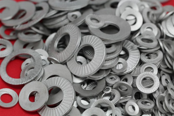 Buen precio Galvanizado galvánico de las diversas clases, capa de la vuelta de la inmersión para la superficie en línea